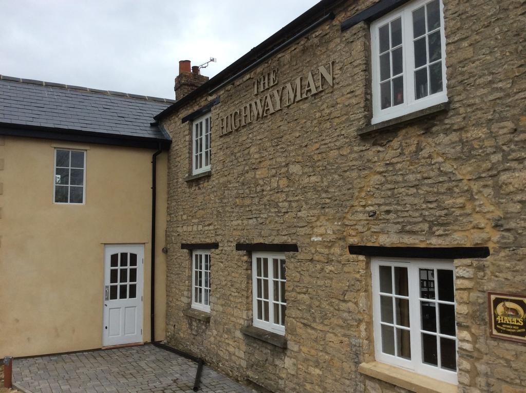 The Highwayman Hotel Кидлингтън Екстериор снимка